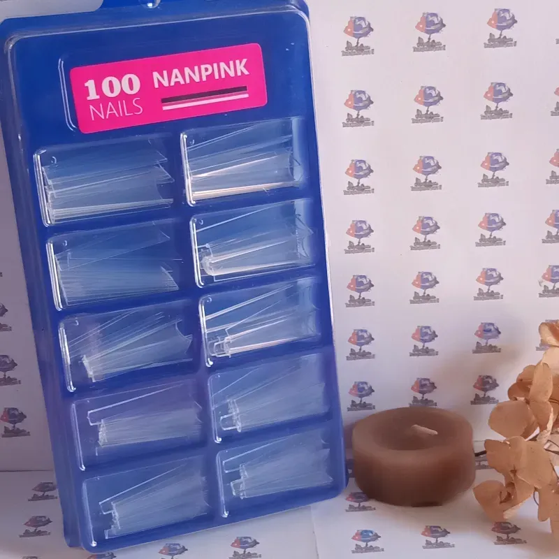 Cajas de 100 uñas transparentes 