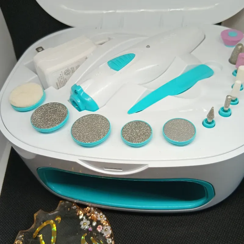 Kit recargable para manicura y pedicura