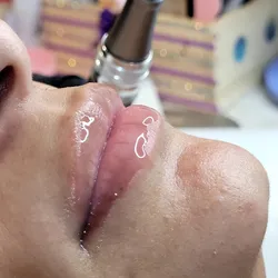 Hydra Gloss