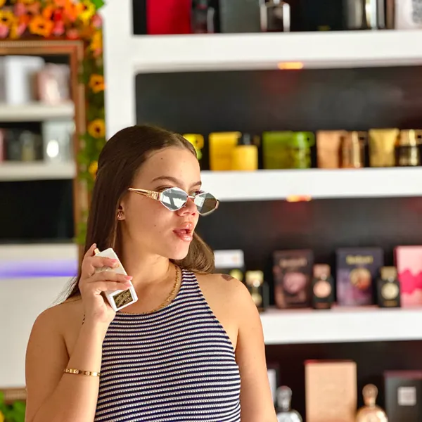 D&D Fragancias👑 se encarga de traer perfumes árabes 100% originales a nuestra ciudad de Camagüey. Contamos con una variedad de más de 100 perfumes árabes y recientemente comenzamos con la venta de perfumes de diseñador. Recuerda que tu aroma es tu huella. 