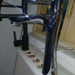 Llave mezcla de lavamanos Tiato.