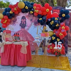 Alquiler de 3 mesas de cristal 