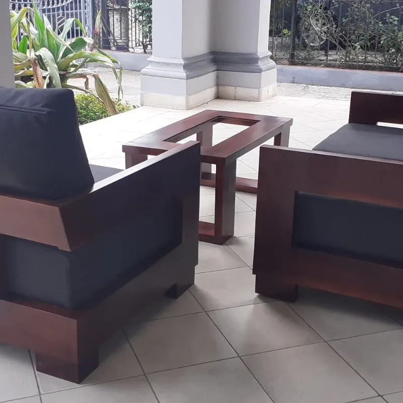 Conjunto sofá y butaca Masi