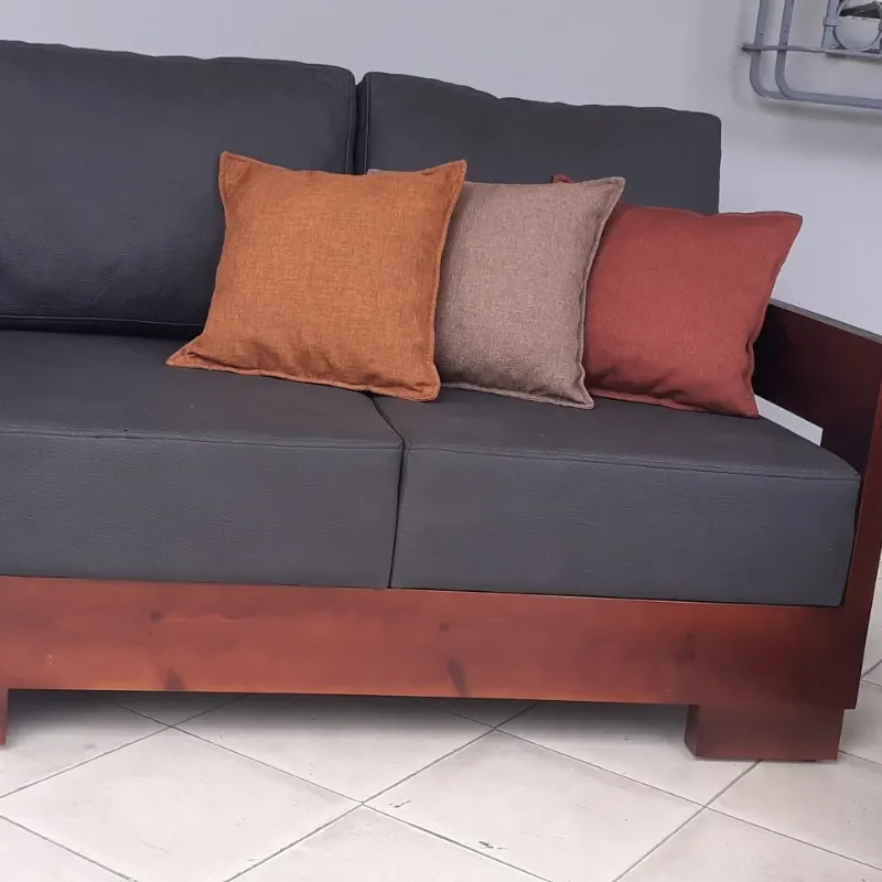 Conjunto sofá y butaca Masi