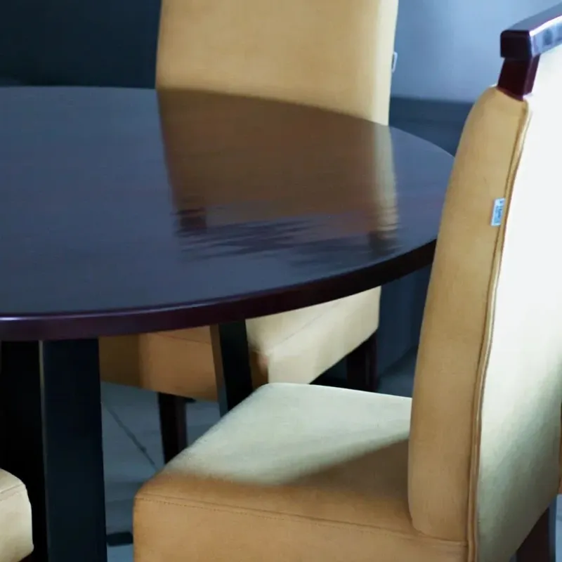 Juego de comedor con mesa redonda