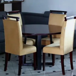 Juego de comedor con mesa redonda