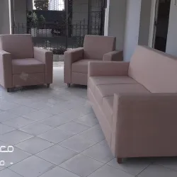Juego de Sofá y Butacas