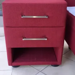 Mesa de noche tapizada