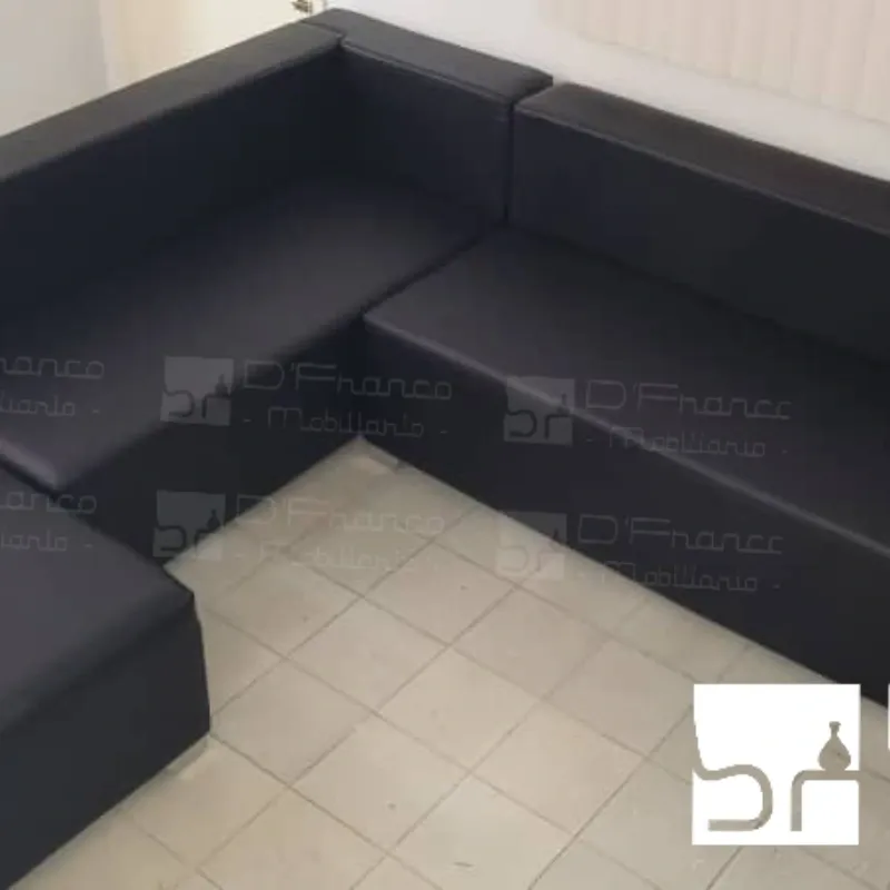 Sofá minimalista en forma de U