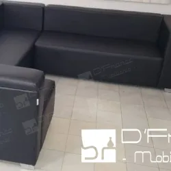Sofá minimalista en forma de U