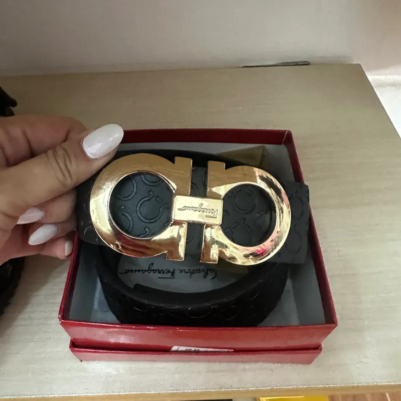 Cintos Ferragamo ✨