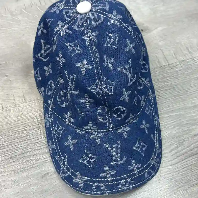 Gorras LV mezclilla ✨