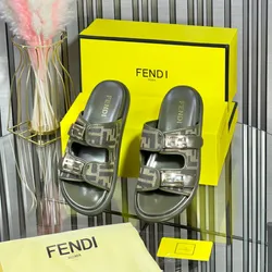 Sandalias Fendi ✨