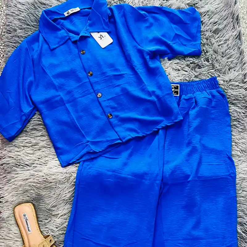 Conjunto pantalón y camisa