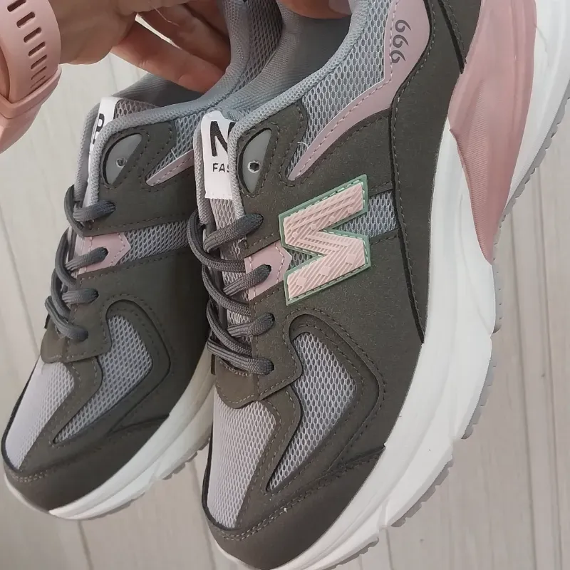 New Balance 999