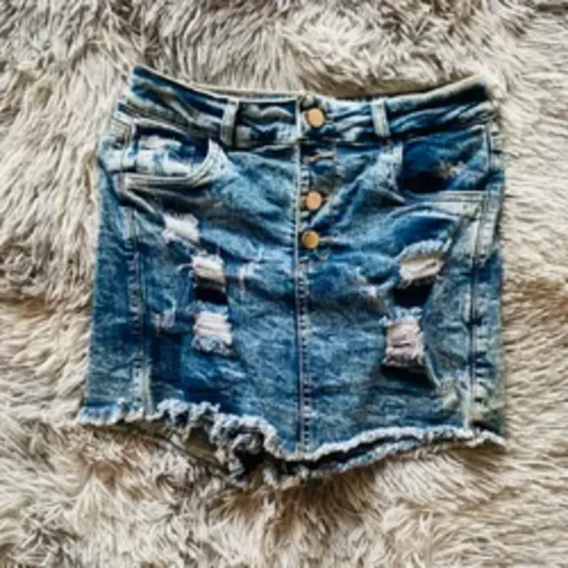 Saya Short 