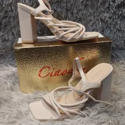 Tacones beige 