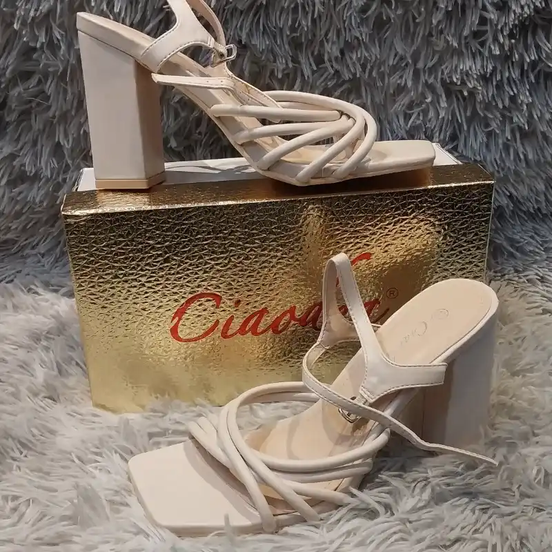 Tacones beige 