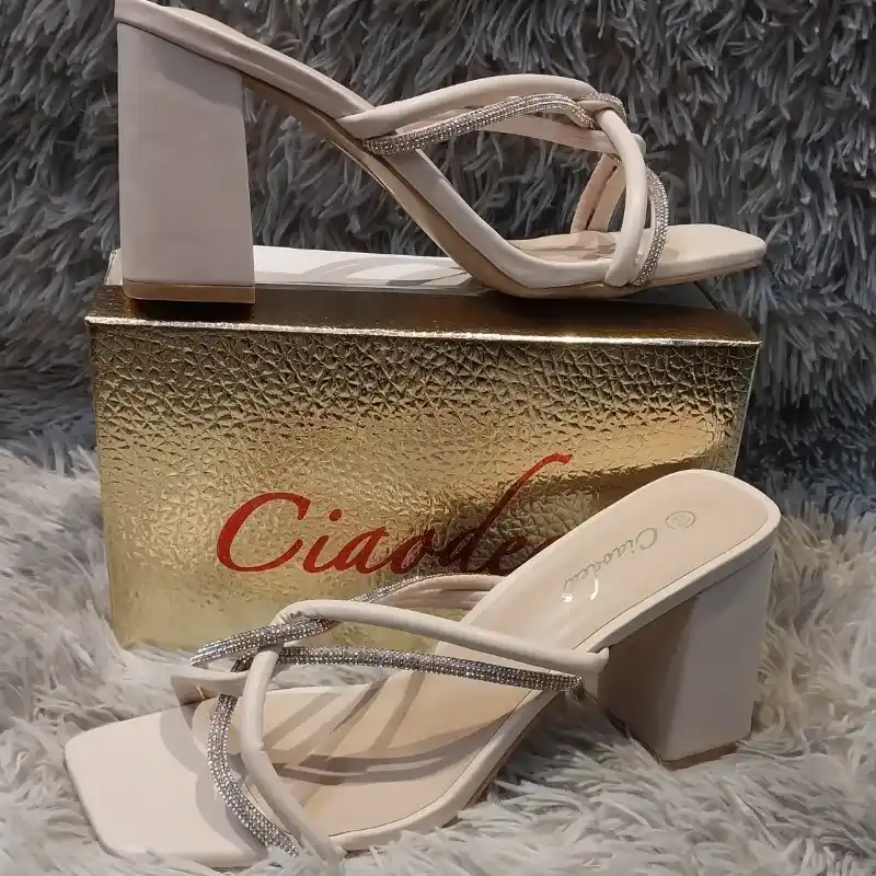 Tacones beige 