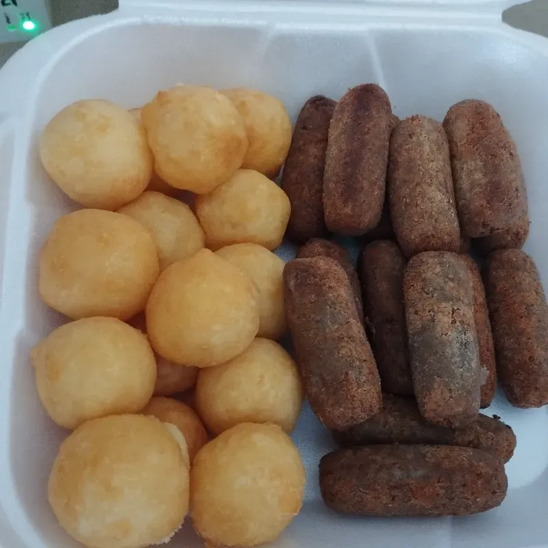 Bolitas de queso 🧀 & croquetas de bechamel y pollo 🐔