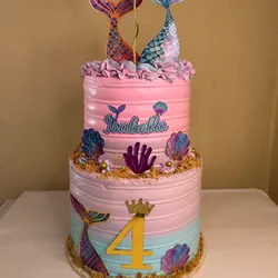 Cake 2 pisos. Para 25 personas aprox.
