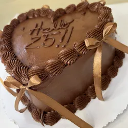 Cake corazón 20 cm completo de chocolate