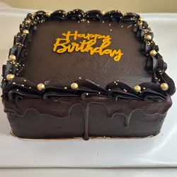 Cake cuadrado de chocolate y ganache de zafiro bitter