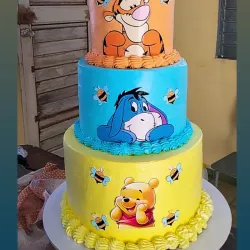 Cake de 3 pisos  decoracion con papel fotográfico 