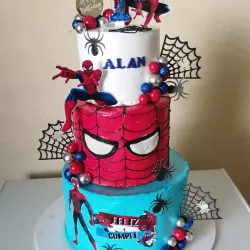 Cake de 3 pisos temática Spiderman 