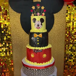 Cake de 3 pisos temática a seleccionar por el cliente