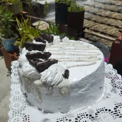 Cake de chocolate blanco y oreo