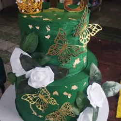 Cake para 15 años en ganache de chocolate 