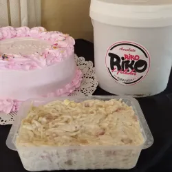 Combo cake/helado/ensalada fría