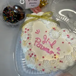 Girl power 💕✨ (Minitorta 💝 + minidonas)