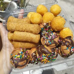 Packs de 15 U de donitas, bolitas de queso y croquetas