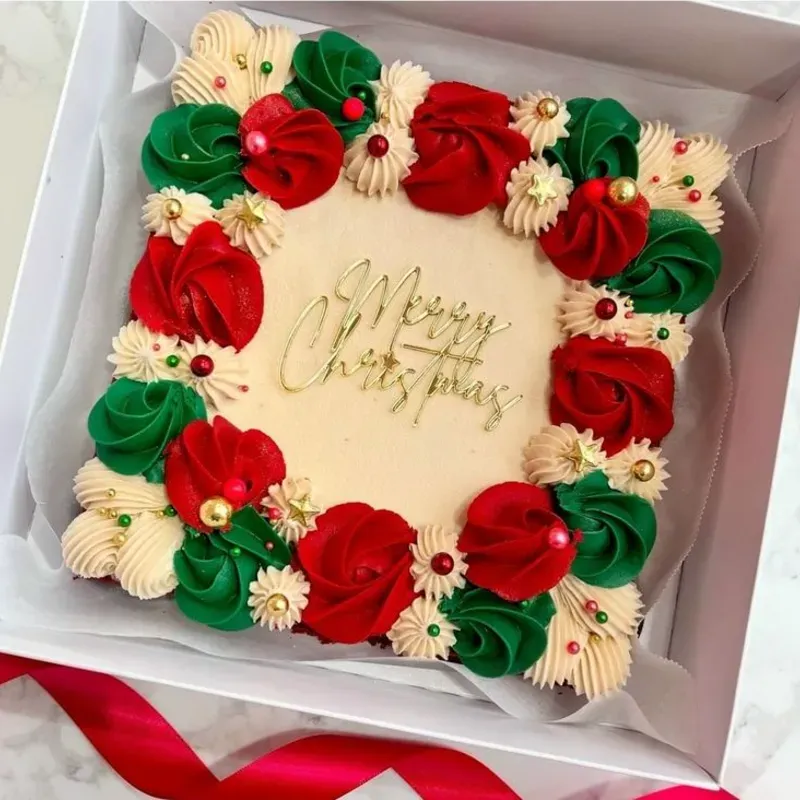 ✨ Torta Tres Leches en Domo Rectangular – Especial Navideño ✨ (15 cm) 9 porciones. 