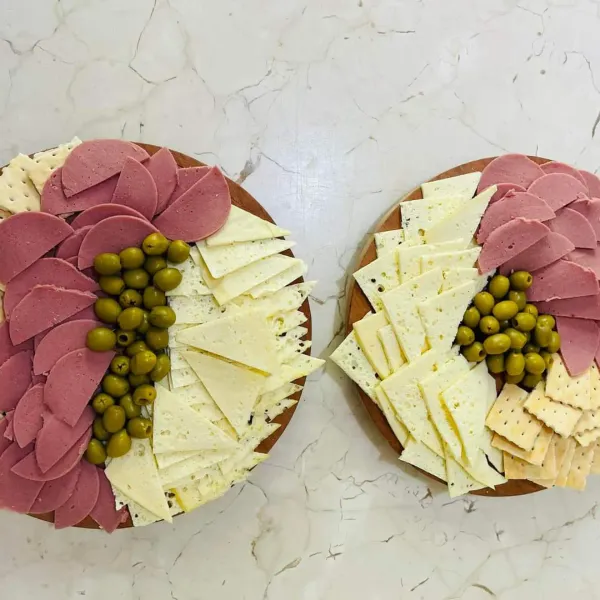 Servicio de Comida
Servicio de Buffet
Decoraciones
Mini-Market
