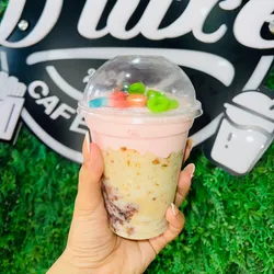 Vasos de tres leche con crema Chantillí 