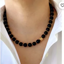 Collar Asimétrico de Ónix.