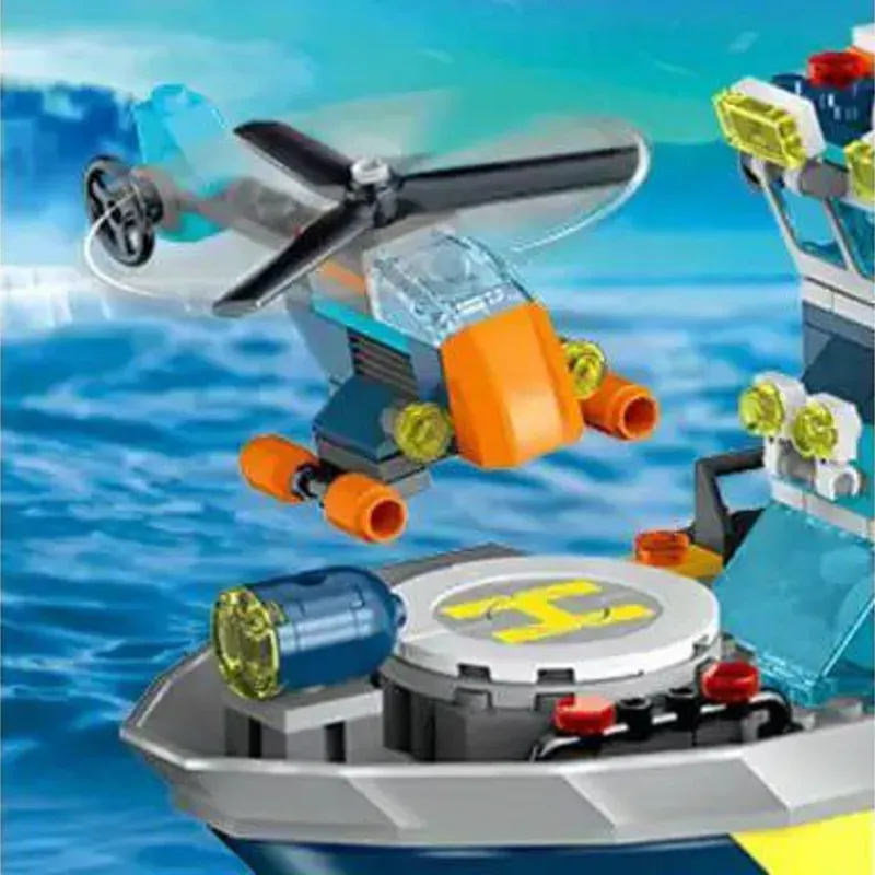 Barco Flotante con Luz LED gracia $60 usd 