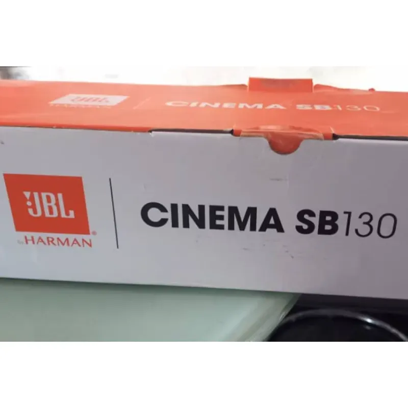 Barra de sonido con subwoofer JBL  $260USD