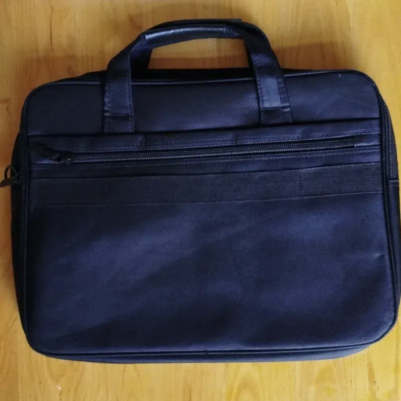 BOLSO PARA LAPTOP  $40 usd