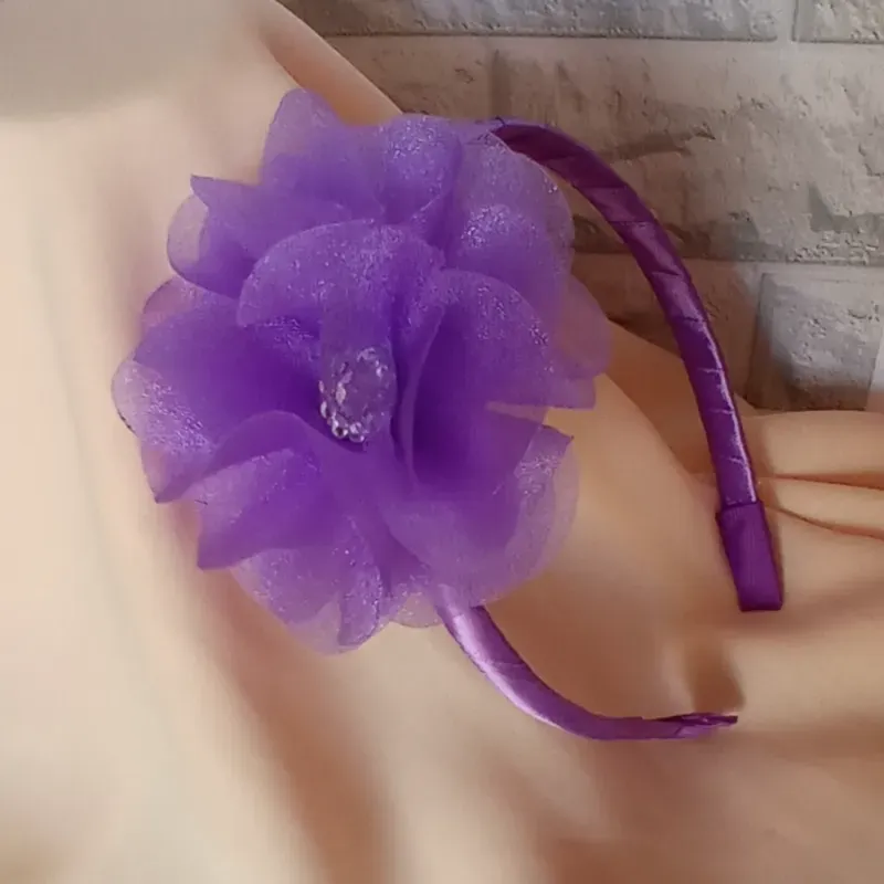 Cintillo con flor de organza