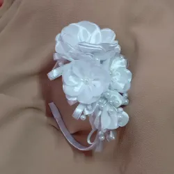 Diadema floral elegante 