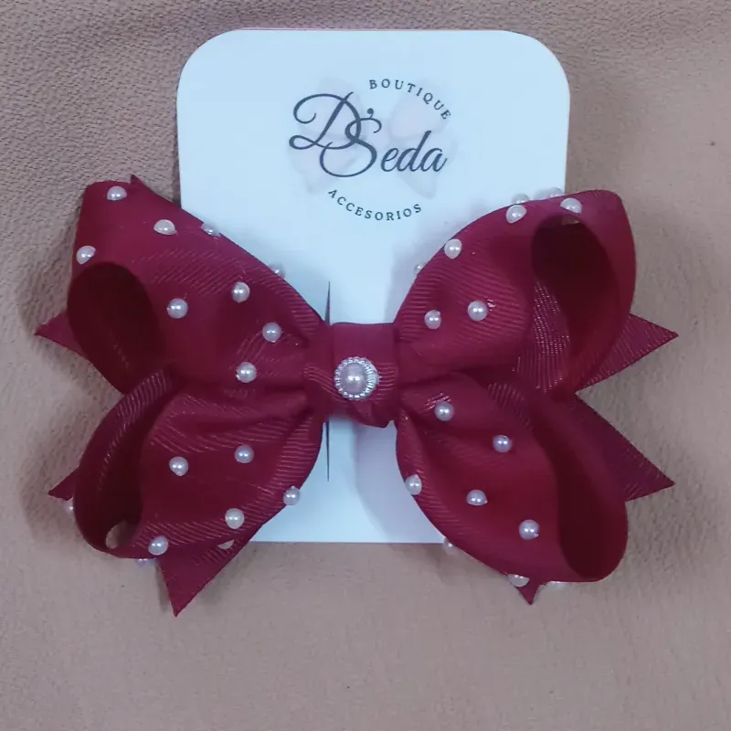 Moño Boutique con perlas y base de Spike 