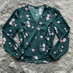 Blusa verde estampada de flores c/ mangas largas