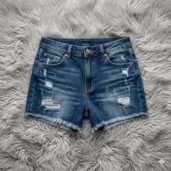 Short de mezclilla corto