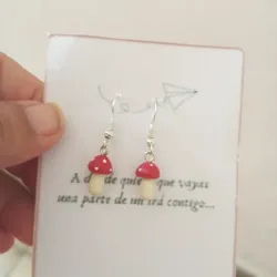 Aretes de honguitos rojos
