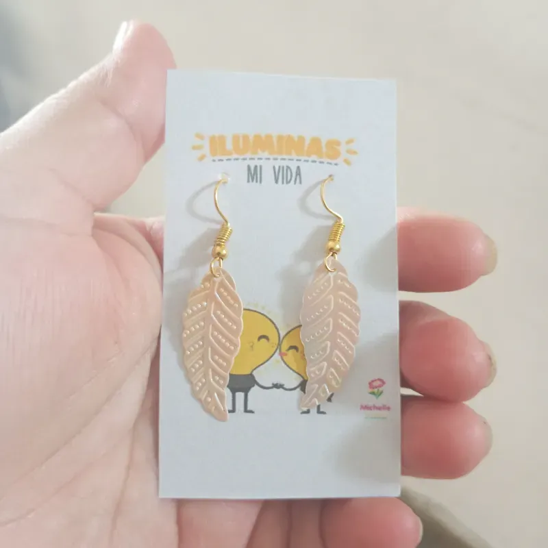 Aretes dorados de hojita
