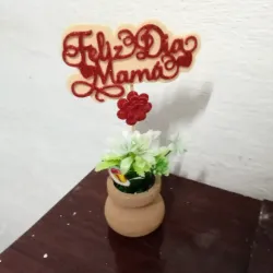 Búcaro de barro flores blancas 